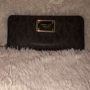 Michael Kors women’s wallet (Brown)